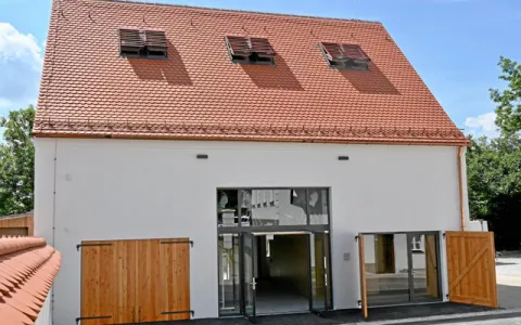 Rathaus Stadl Dinkelscherben.jpg