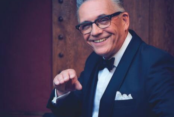 Götz Alsmann singt Lieder der Liebe.jpg