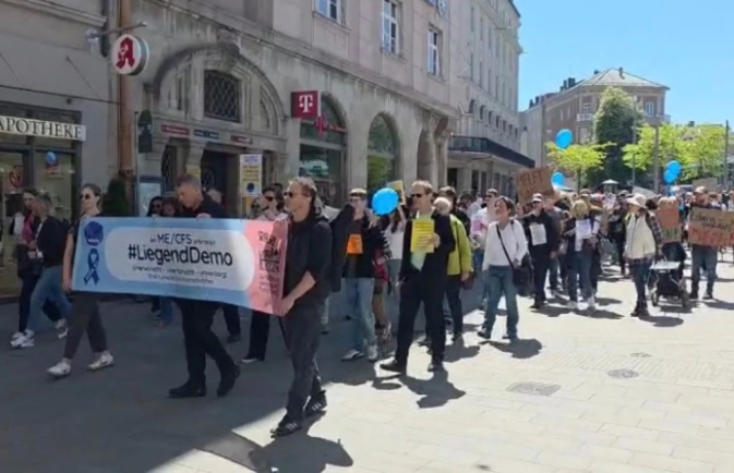 LiegendDemo für ME/CFS in Augsburg