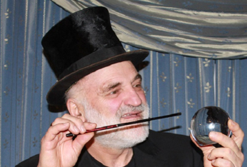 Dr Novestro.jpg